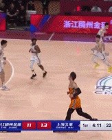  罗马快速转换打出高效，狼队反击连入两球奠基  